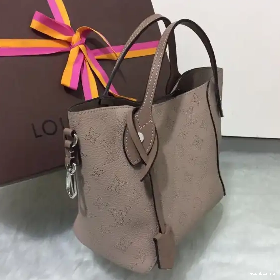 WIS HINA VUITTON LOUIS PM 0620